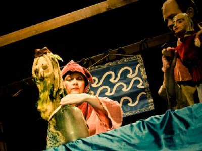 "Opowieści Wagantów" to inspirowane średniowiecznymi przedstawieniami adaptacje baśni braci Grimm (fot. mat. Teatr Gry i Ludzie)