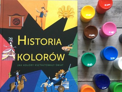 "Historia kolorów" zachwyca wielością ciekawostek dotyczących barw (fot. Ewelina Zielińska/SilesiaDzieci.pl)