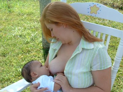 Karmienie piersią zabezpiecza przed zajściem w drugą ciążę - czy to mit? (fot. sxc.hu)