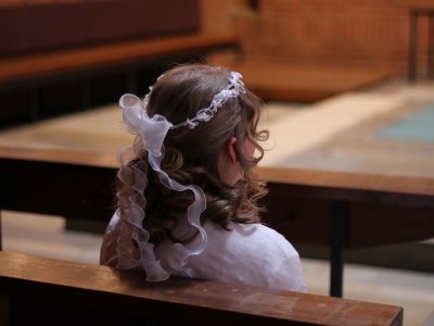 W wielu parafiach możliwe będzie indywidualnego przystąpienia dziecka do I Komunii Świętej (fot. pixabay)