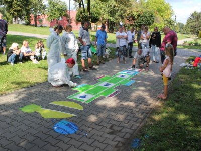 Otwarciu "Malowanych Placów Zabaw" będą towarzyszyć gry i zabawy dla dzieci (fot. mat. organizatora)
