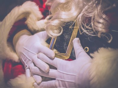 Spektakl pt. "Sekrety Św. Mikołaja" zostanie wystawiony na deskach Teatru Gry i Ludzie 3 grudnia (fot. pixabay)