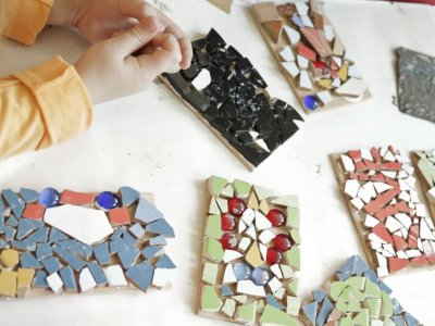 Na warsztatch w Muzeum Górnośląskim dzieci będą miały okazję stworzyć prawdziwe mozaiki (fot. mat. MGB)