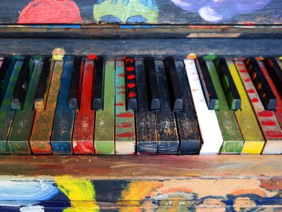 W świat muzyki, śpiewu i folkloru zabierze dzieci Ania Broda (fot. pixabay)