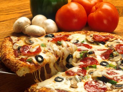 Pizza Supreme (fot. Scott Bauer/Wikipedia)