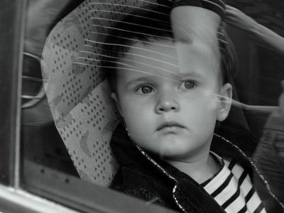 Dla niektórych dzieci podróż samochodem jest ciężką próbą (fot. sxc.hu)