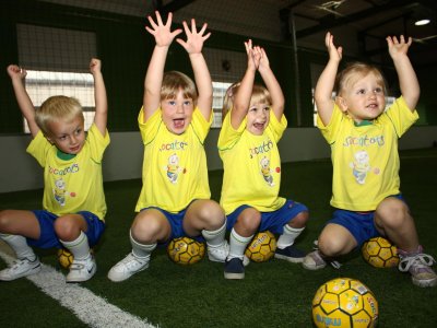 Zajęcia sportowe w Socatots to duża frajda dla dzieci (fot. materiały Socatots)