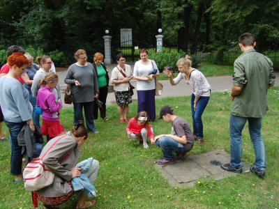 Na spacerze z gliwickim Muzeum poznacie okoliczne rośliny (fot. mat. organizatora)