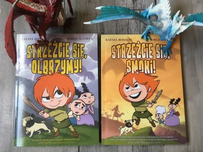 „Strzeżcie się olbrzymy” oraz „Strzeżcie się smoki” to dwa pierwsze tomy serii (fot. mat. Ewelina Zielińska/SilesiaDzieci.pl)