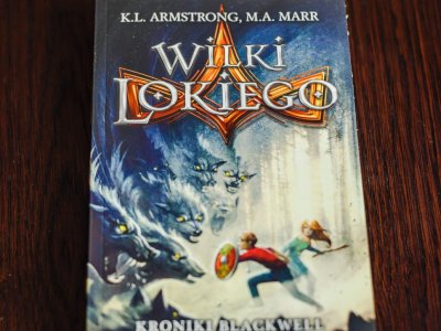 "Wilki Lokiego" to pierwszy tom młodzieżowej serii "Kroniki Blackwell" od wydawnictwa Wilga (fot. Ewelina Zielińska)