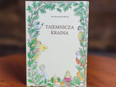 "Tajemnicza Kraina" to książka dla dzieci pisana na "starą nutę" (fot. Ewelina Zielińska)