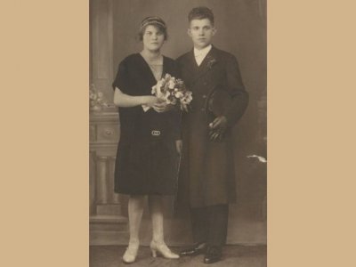 Para zakochanych z ok. 1926 roku (fot. ze zbiorów Działu Etnografii)