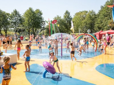 Wodny plac zabaw w Katowicach działa w godz. 9-21 (fot. UM Katowice)