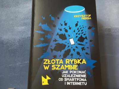 "Złota rybka w szambie" to encyklopedia wiedzy o niebezpieczeństwach czyhających na dzieci w internecie (fot. Ewelina Zielińska/SilesiaDzieci.pl)